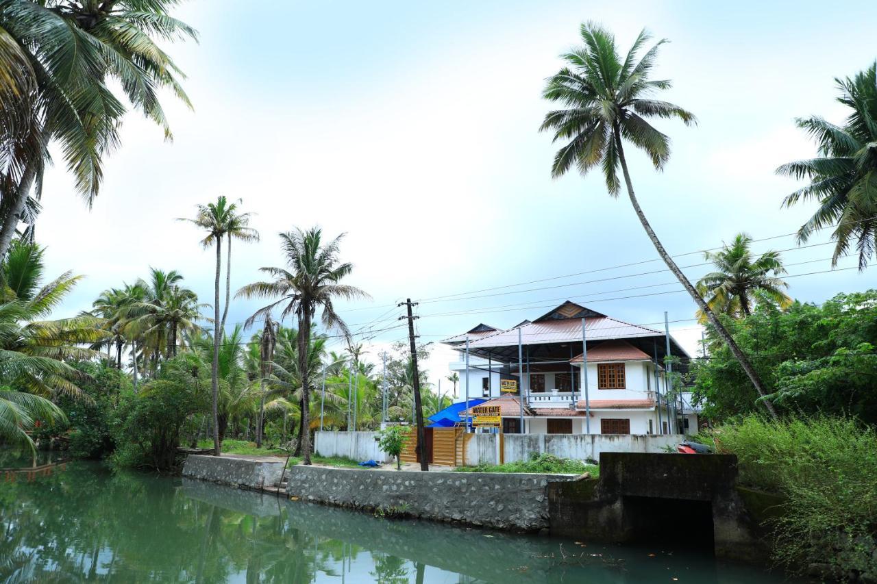 Water Gate Tourist Home And Resorts Mundrothuruth Bagian luar foto