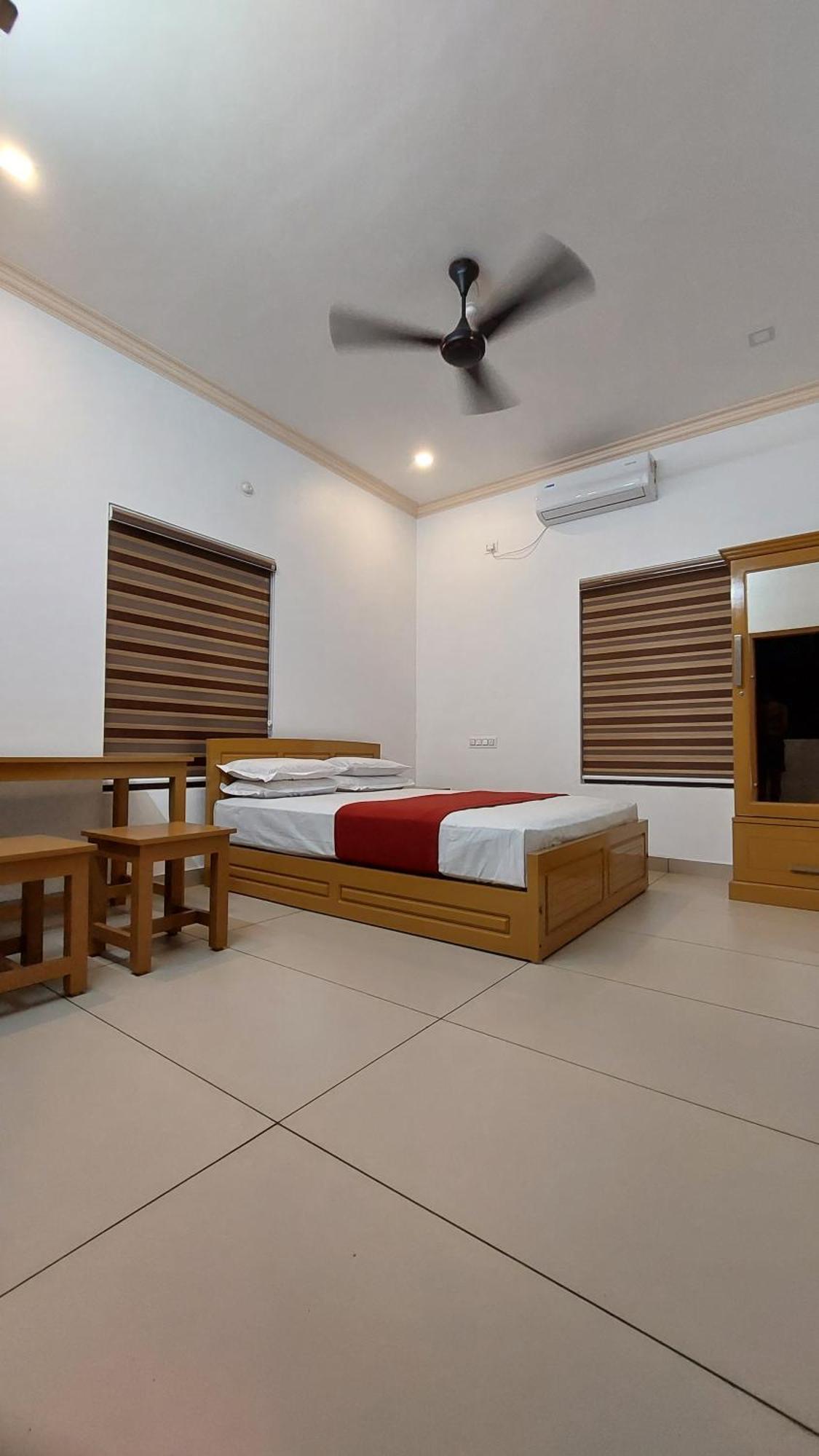 Water Gate Tourist Home And Resorts Mundrothuruth Bagian luar foto