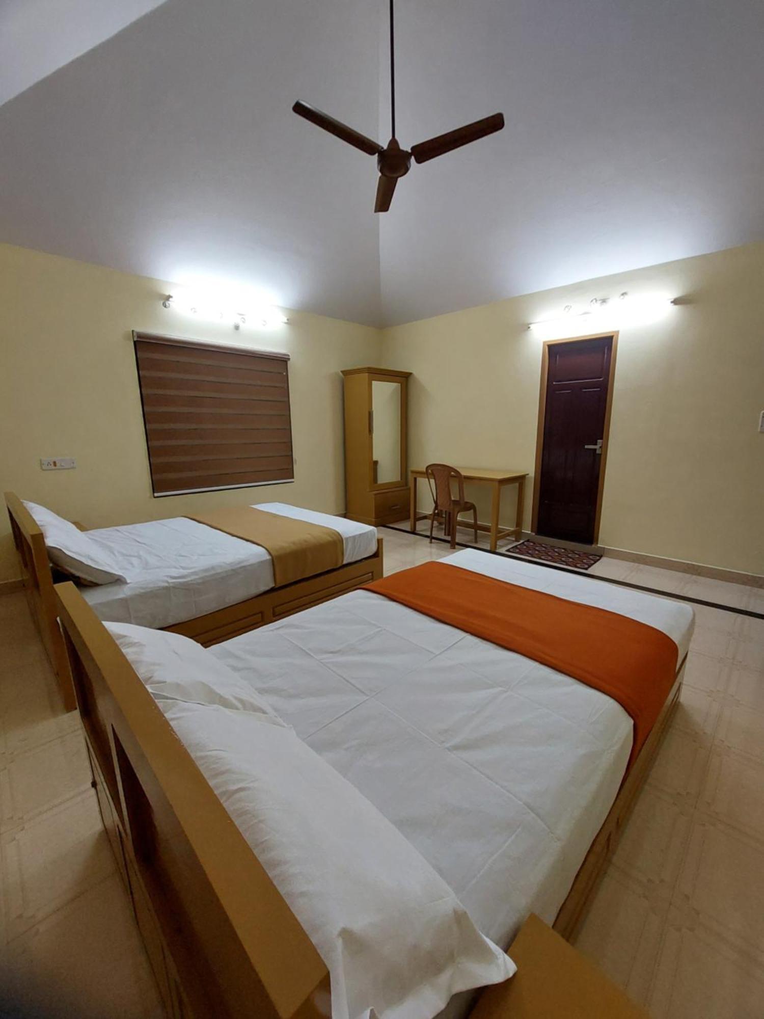 Water Gate Tourist Home And Resorts Mundrothuruth Bagian luar foto